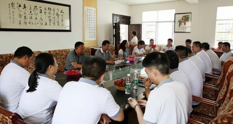 端午浓情 爱心传递—童记三利和走进新墙镇养老院关爱老人献爱心